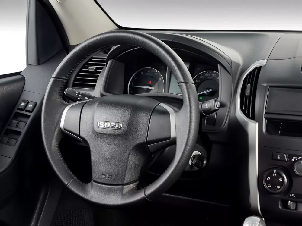 Автомобиль Isuzu D-Max II Пикап Двойная кабина