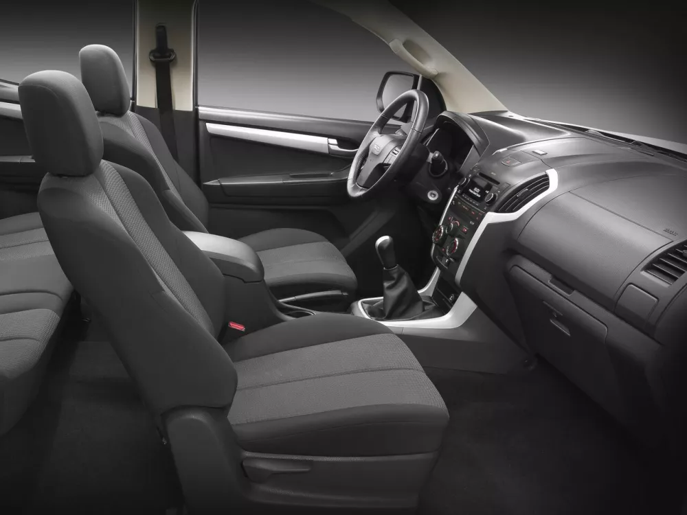Автомобиль Isuzu D-Max II Пикап Двойная кабина
