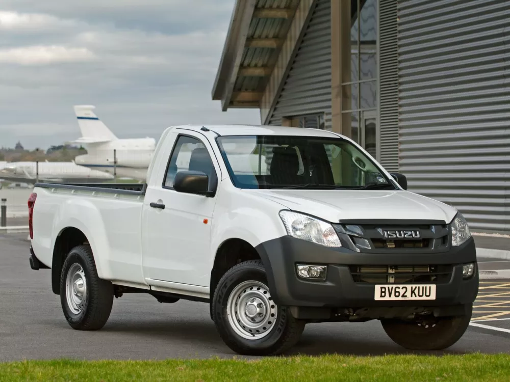 Автомобиль Isuzu D-Max II Пикап Одинарная кабина