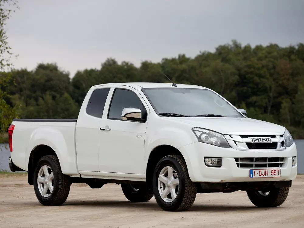 Автомобиль Isuzu D-Max II Пикап Полуторная кабина