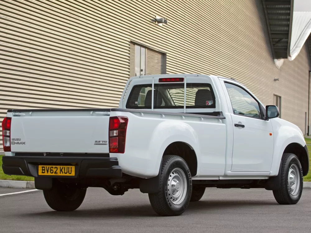 Автомобиль Isuzu D-Max II Пикап Одинарная кабина