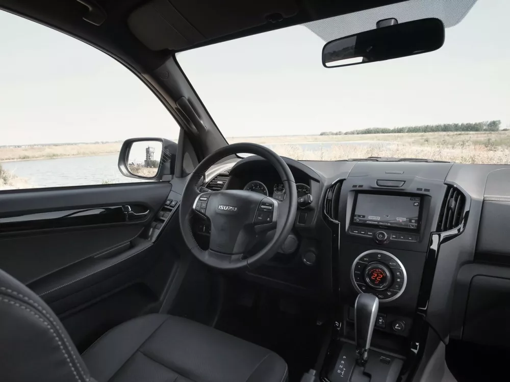 Автомобиль Isuzu D-Max II Пикап Двойная кабина Arctic Trucks