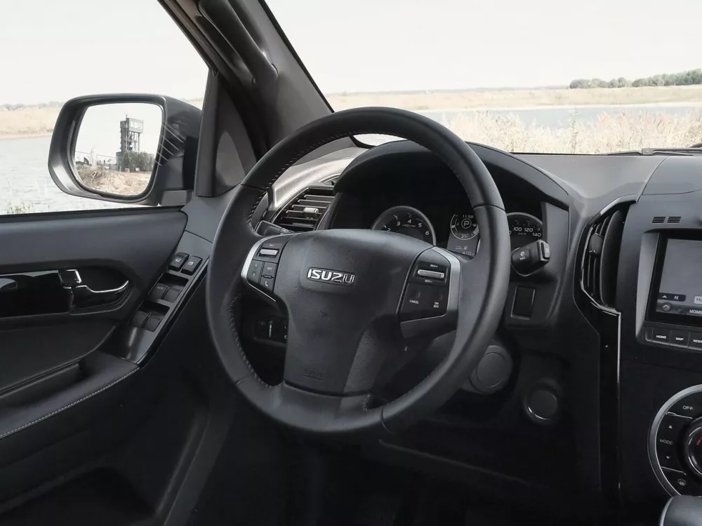 Автомобиль Isuzu D-Max II Пикап Двойная кабина Arctic Trucks