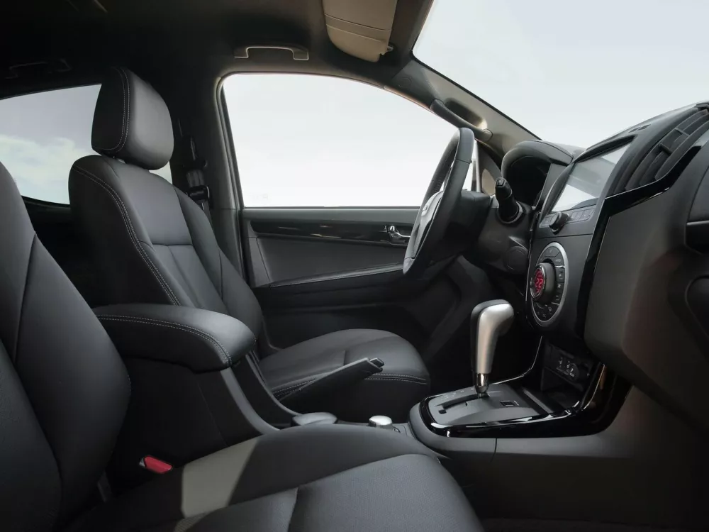 Автомобиль Isuzu D-Max II Пикап Двойная кабина Arctic Trucks