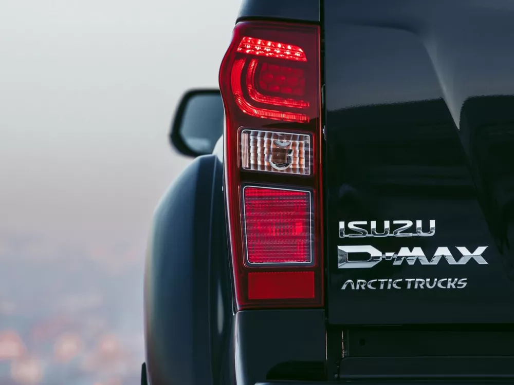 Автомобиль Isuzu D-Max II Пикап Двойная кабина Arctic Trucks
