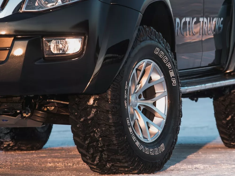 Автомобиль Isuzu D-Max II Пикап Двойная кабина Arctic Trucks