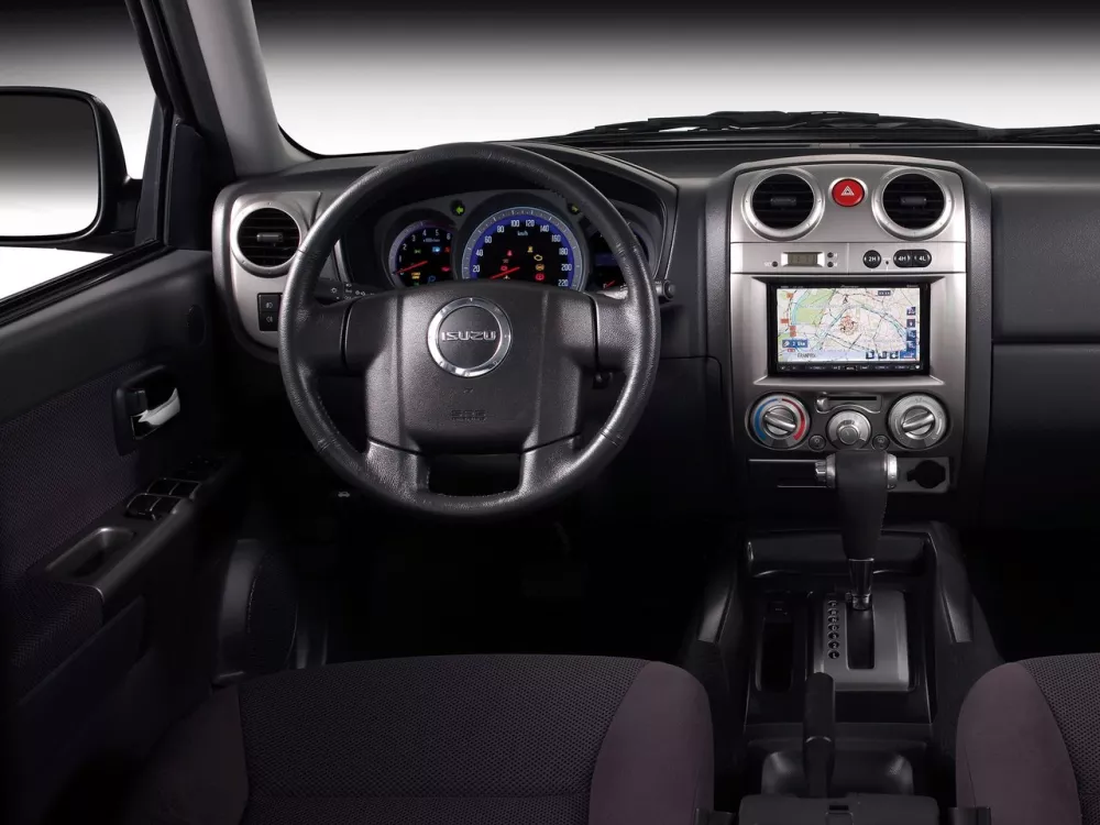 Автомобиль Isuzu D-Max I Рестайлинг Пикап Двойная кабина
