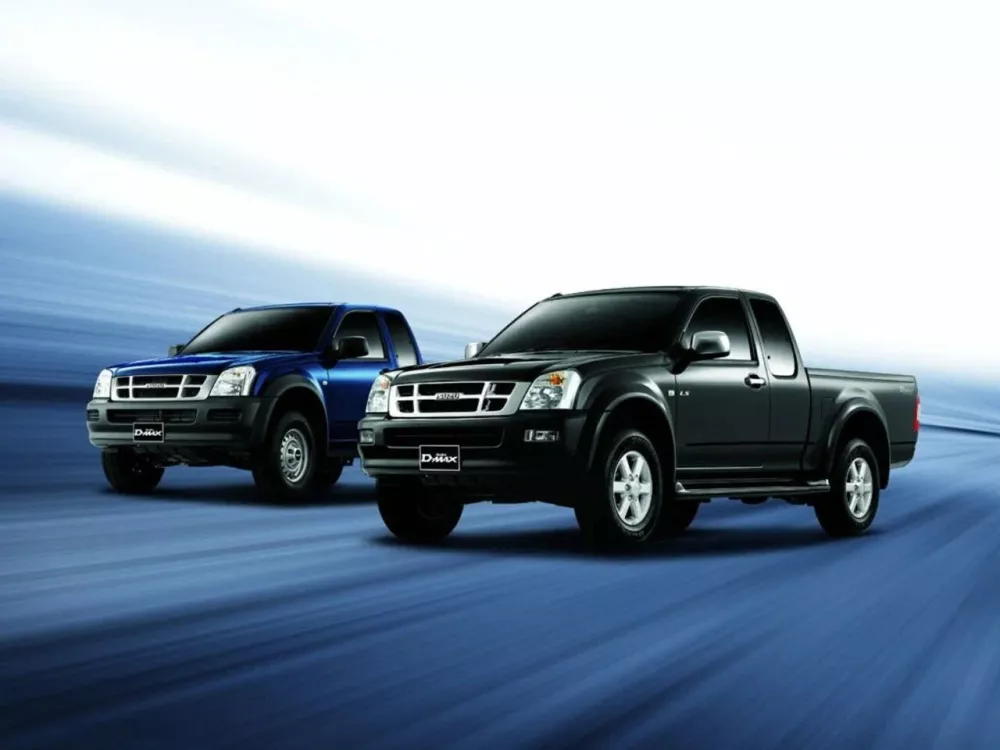Автомобиль Isuzu D-Max I Пикап Полуторная кабина
