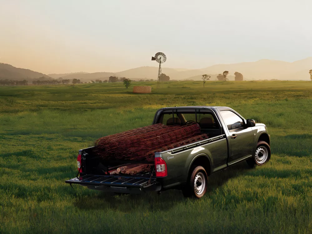 Автомобиль Isuzu D-Max I Пикап Одинарная кабина