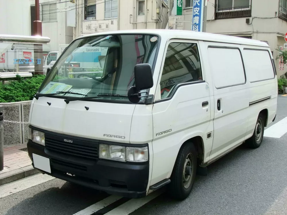 Автомобиль Isuzu Fargo I Фургон