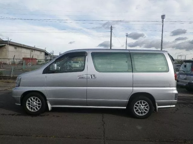 Автомобиль Isuzu Fargo Filly I Минивэн