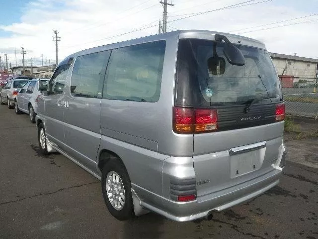 Автомобиль Isuzu Fargo Filly I Минивэн