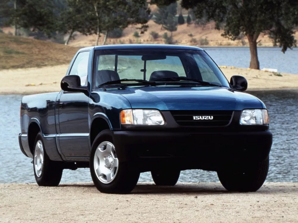 Автомобиль Isuzu Hombre I Пикап Одинарная кабина Regular Cab