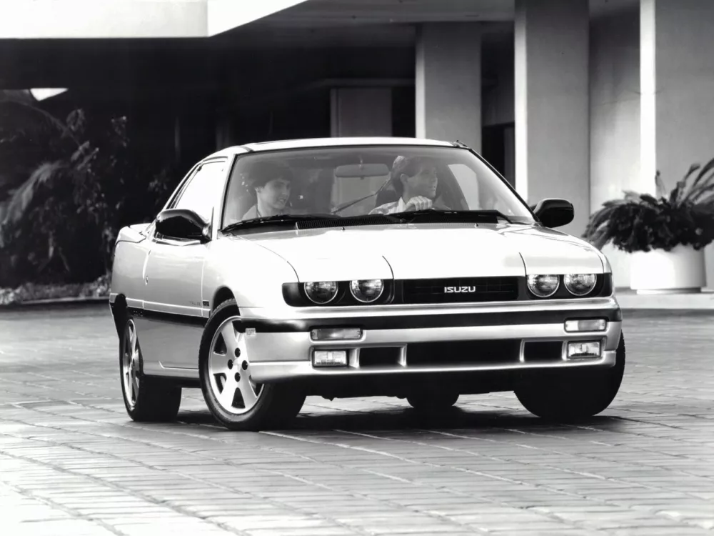 Автомобиль Isuzu Impulse II Хэтчбек (3 двери)
