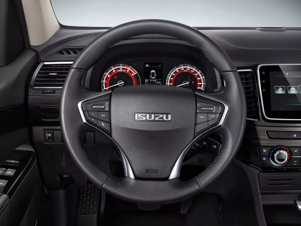 Автомобиль Isuzu Lingtuo I Пикап Двойная кабина