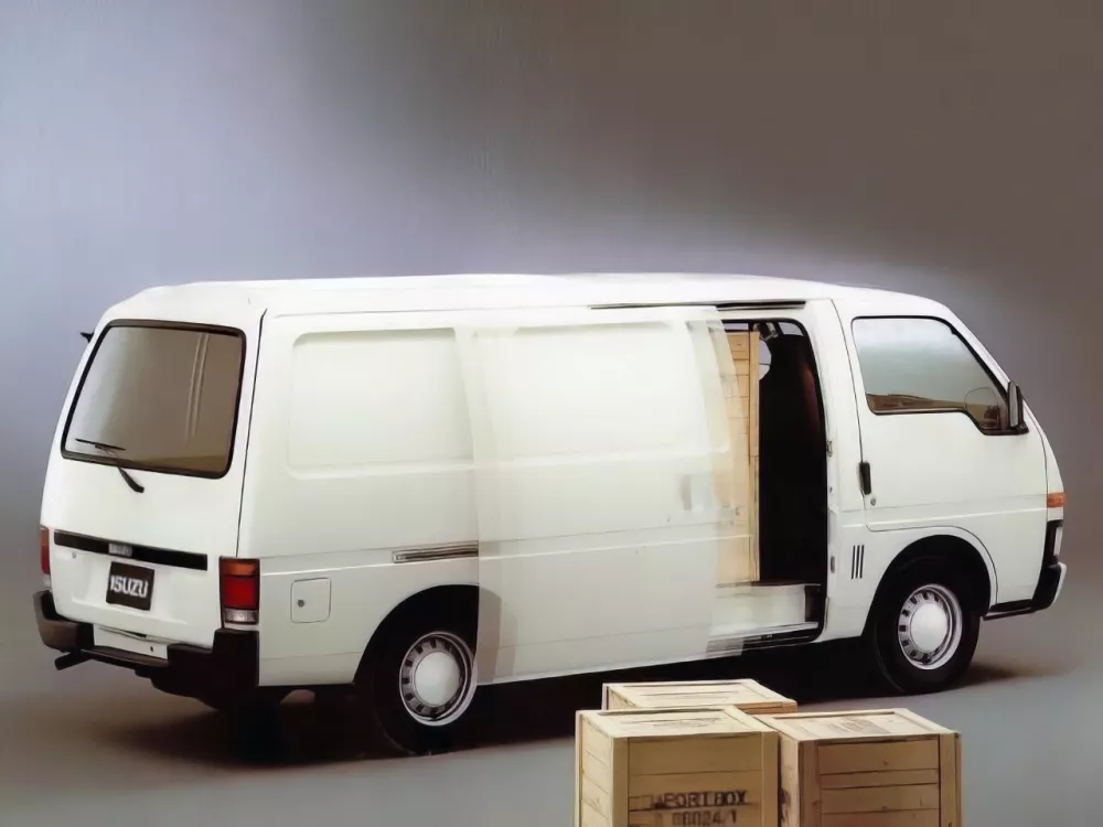 Автомобиль Isuzu Midi Фургон