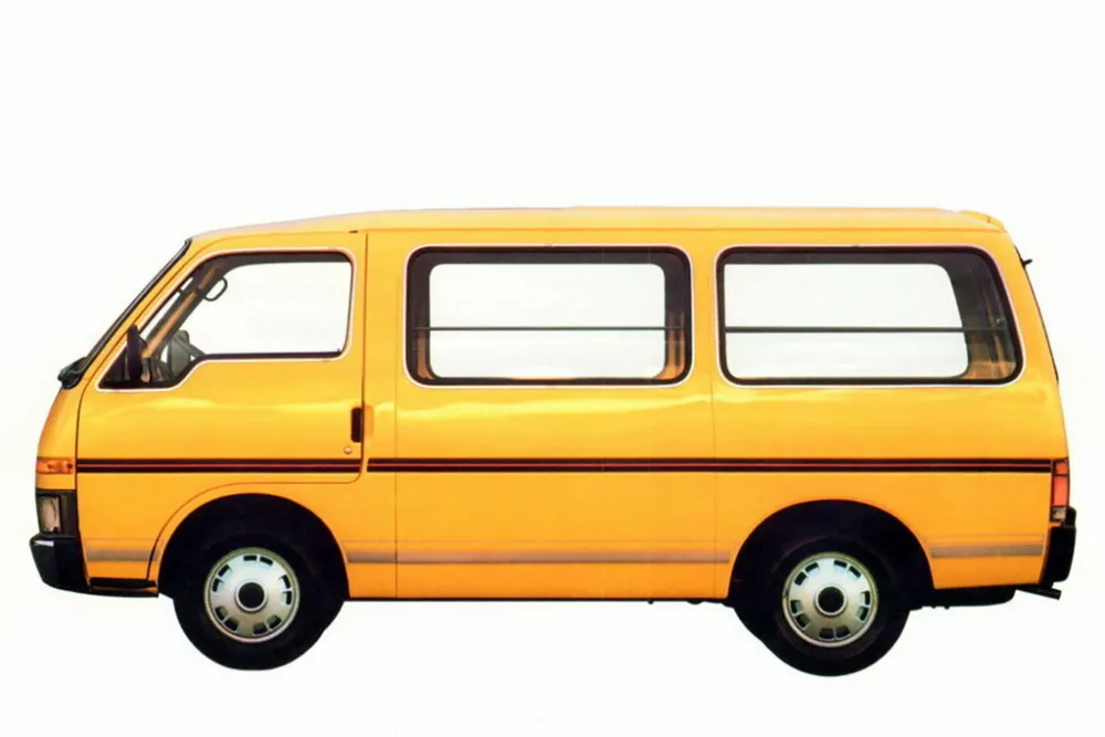 Автомобиль Isuzu Midi Минивэн