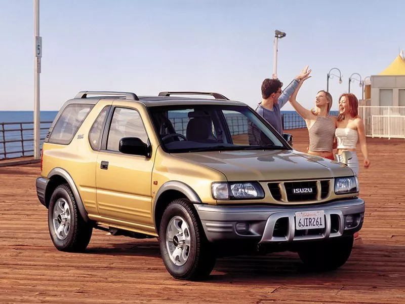Автомобиль Isuzu MU II Внедорожник открытый