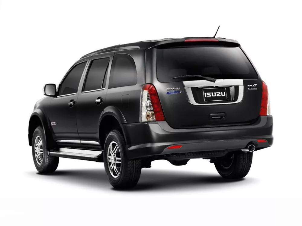 Автомобиль Isuzu MU-7 Внедорожник (5 дверей)