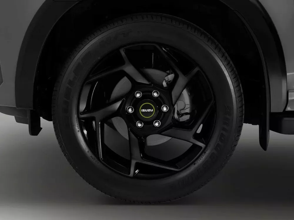 Автомобиль Isuzu MU-X II Рестайлинг Внедорожник (5 дверей)