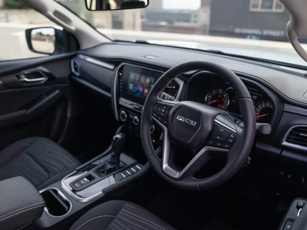 Автомобиль Isuzu MU-X II Внедорожник (5 дверей)