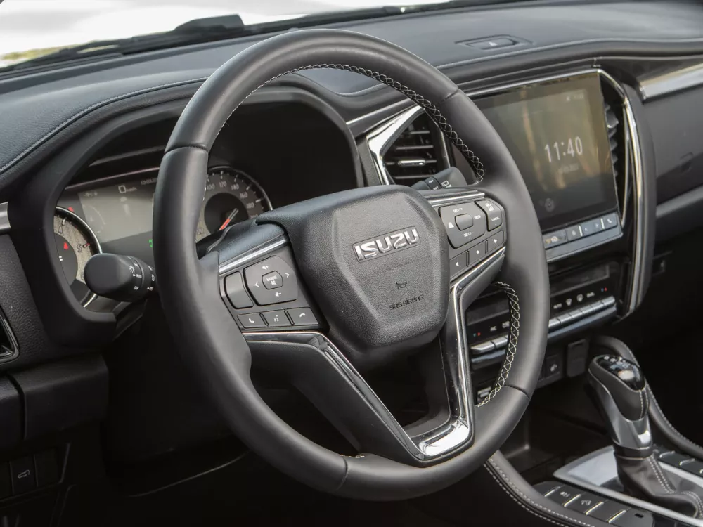 Автомобиль Isuzu MU-X II Внедорожник (5 дверей)