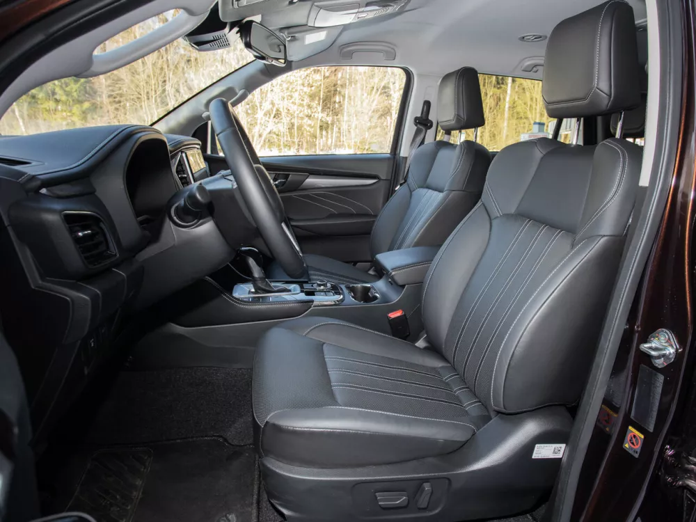 Автомобиль Isuzu MU-X II Внедорожник (5 дверей)