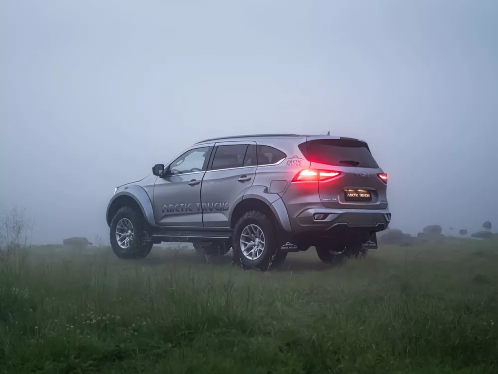 Автомобиль Isuzu MU-X II Внедорожник (5 дверей) Arctic Trucks