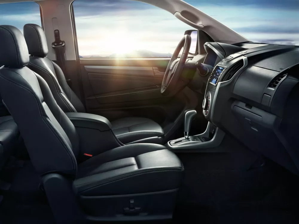 Автомобиль Isuzu MU-X I Внедорожник (5 дверей)