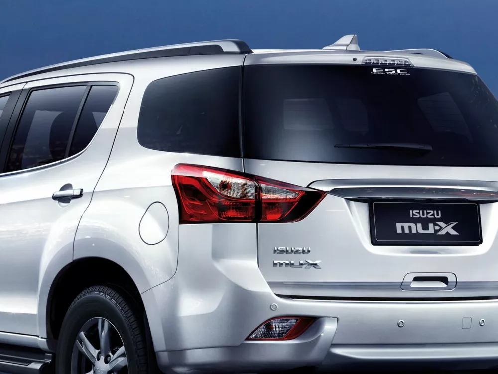 Автомобиль Isuzu MU-X I Внедорожник (5 дверей)
