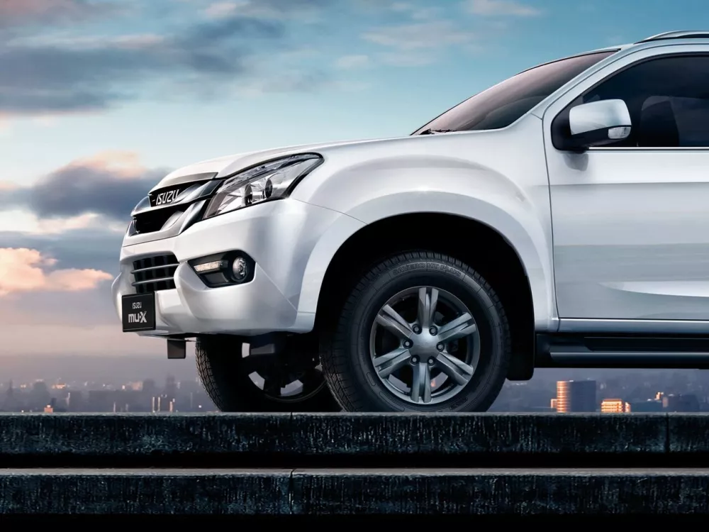Автомобиль Isuzu MU-X I Внедорожник (5 дверей)