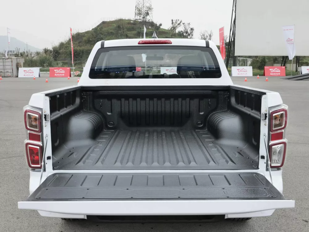 Автомобиль Isuzu T30 Explorer Пикап Двойная кабина