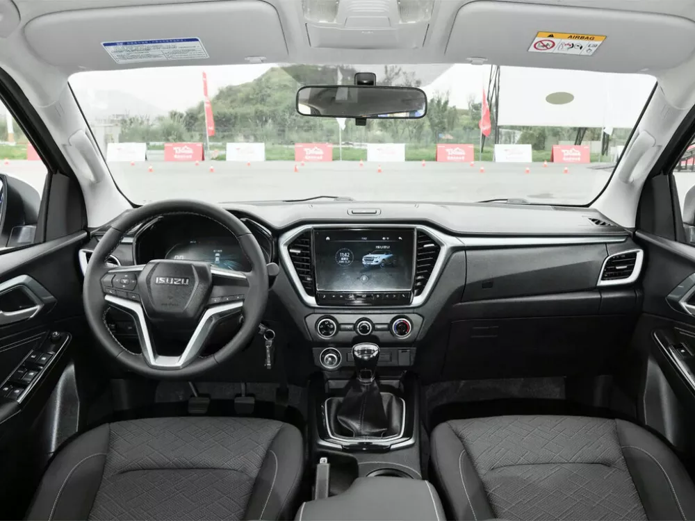 Автомобиль Isuzu T30 Explorer Пикап Двойная кабина