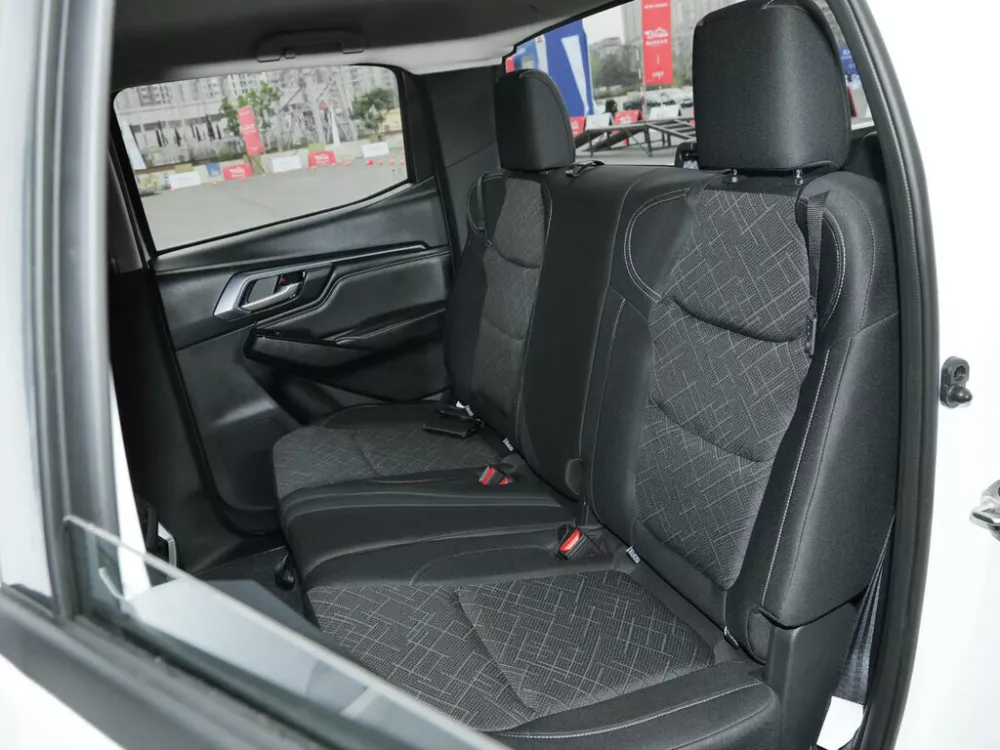 Автомобиль Isuzu T30 Explorer Пикап Двойная кабина
