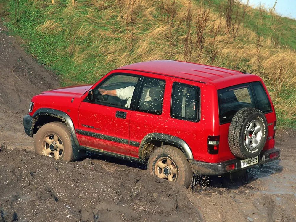 Автомобиль Isuzu Trooper II Внедорожник (3 двери)