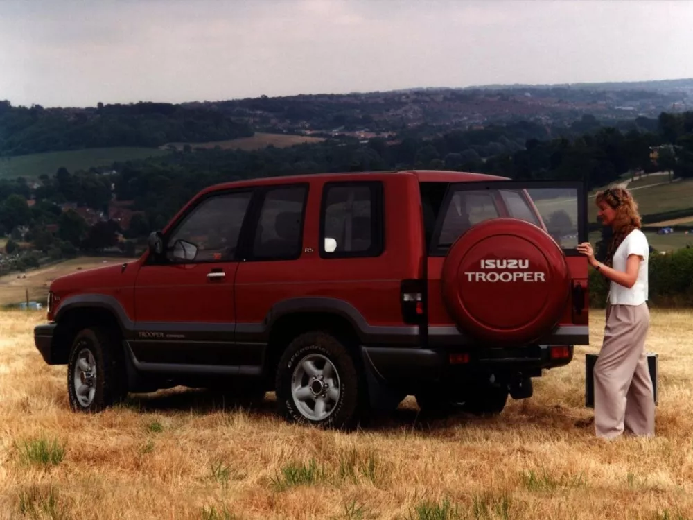 Автомобиль Isuzu Trooper II Внедорожник (3 двери)