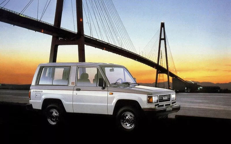 Автомобиль Isuzu Trooper I Внедорожник (3 двери)