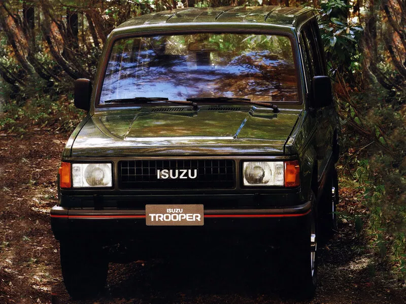 Автомобиль Isuzu Trooper I Внедорожник (3 двери)