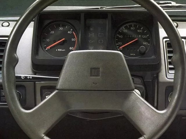 Автомобиль Isuzu Trooper I Внедорожник (3 двери)