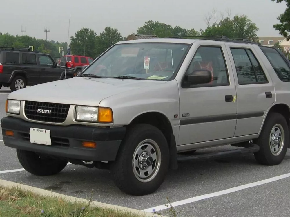 Автомобиль Isuzu Wizard II Внедорожник (5 дверей)