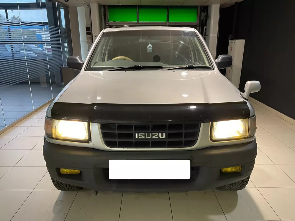 Автомобиль Isuzu Wizard II Внедорожник (5 дверей)