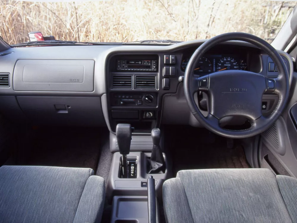 Автомобиль Isuzu Wizard I Внедорожник (5 дверей)