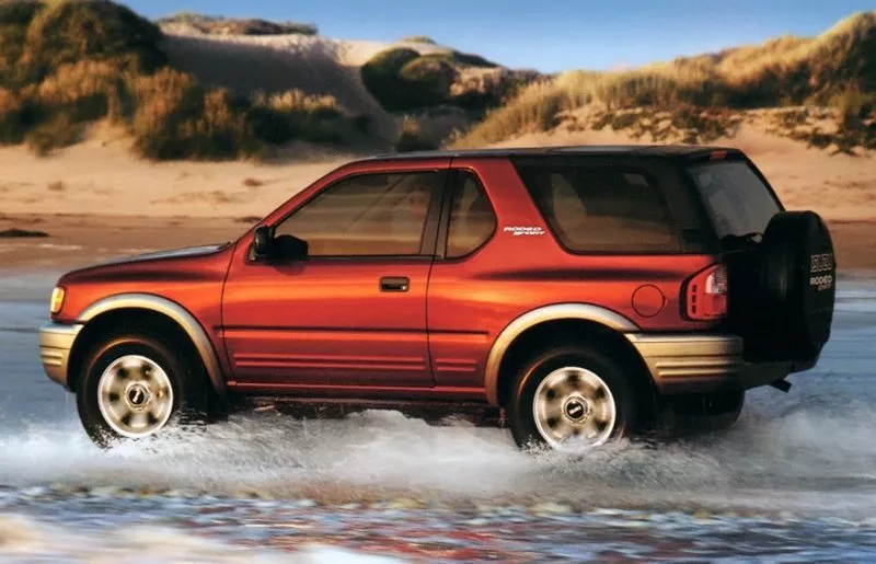 Автомобиль Isuzu Rodeo II Внедорожник открытый