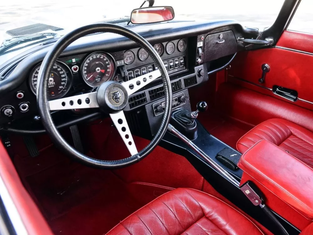 Автомобиль Jaguar E-type Series 3 Кабриолет
