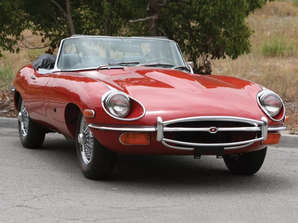 Автомобиль Jaguar E-type Series 2 Кабриолет