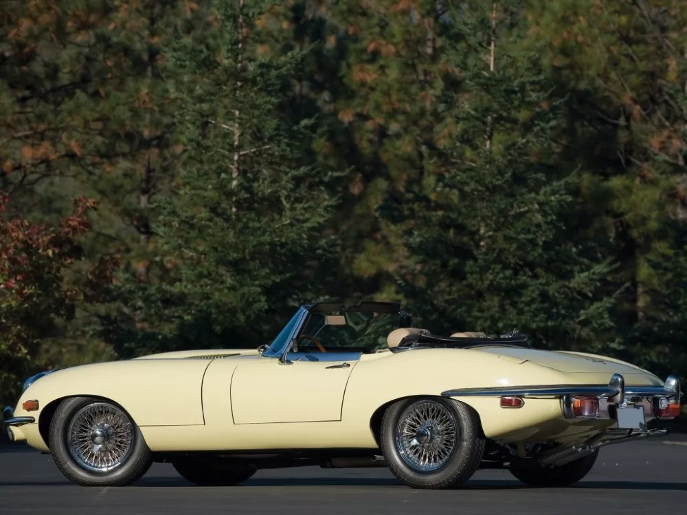 Автомобиль Jaguar E-type Series 2 Кабриолет