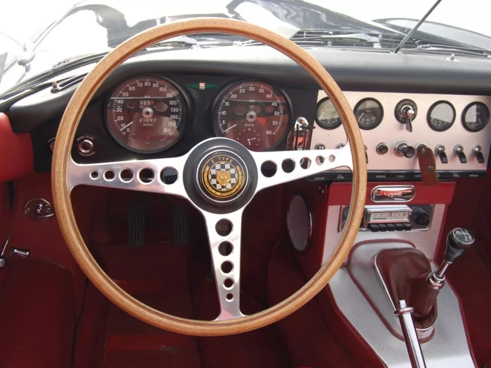 Автомобиль Jaguar E-type Series 1 Кабриолет