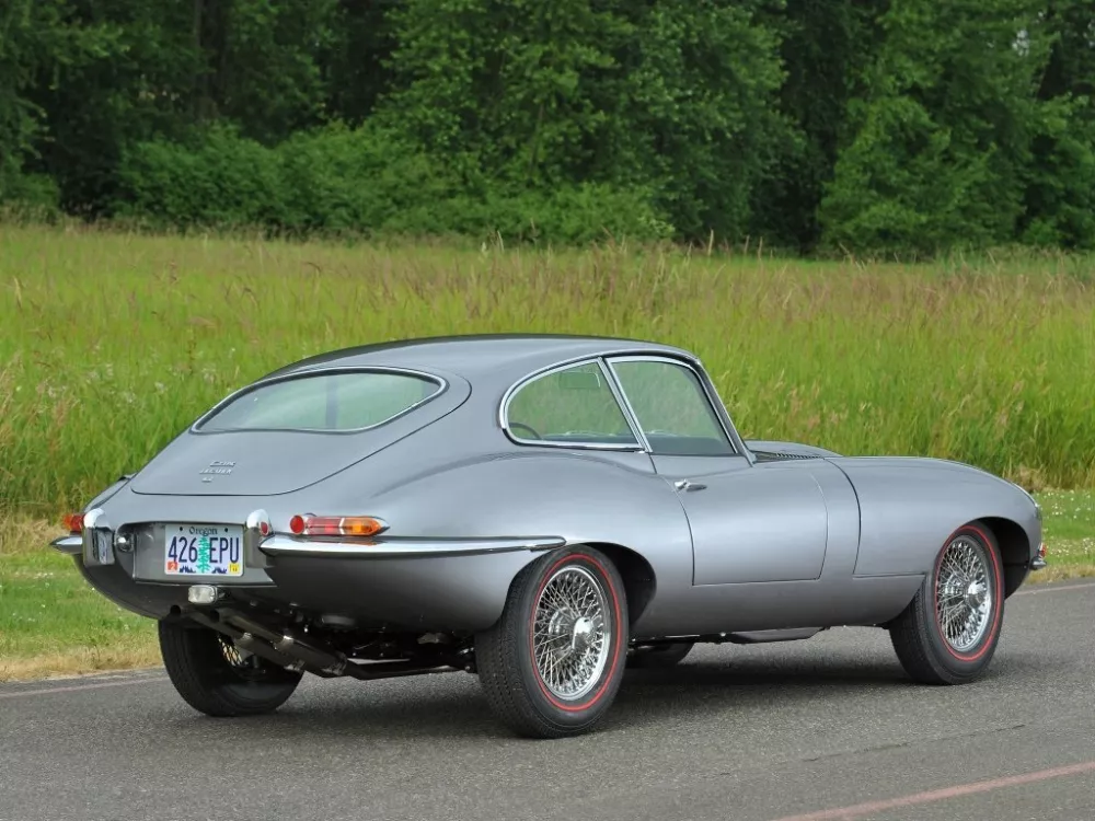 Автомобиль Jaguar E-type Series 1 Купе