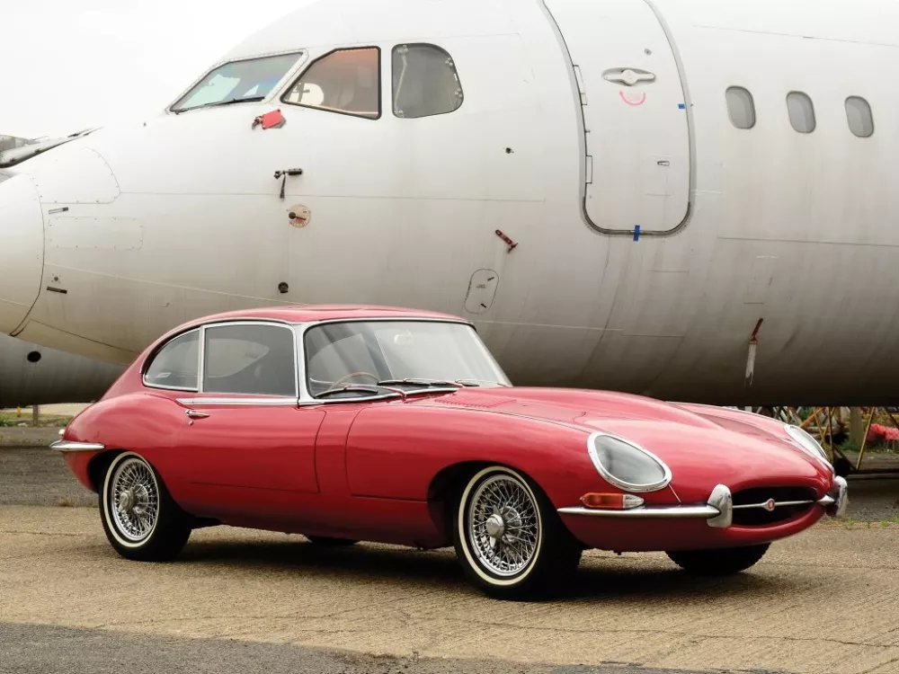 Автомобиль Jaguar E-type Series 1 Купе 2+2