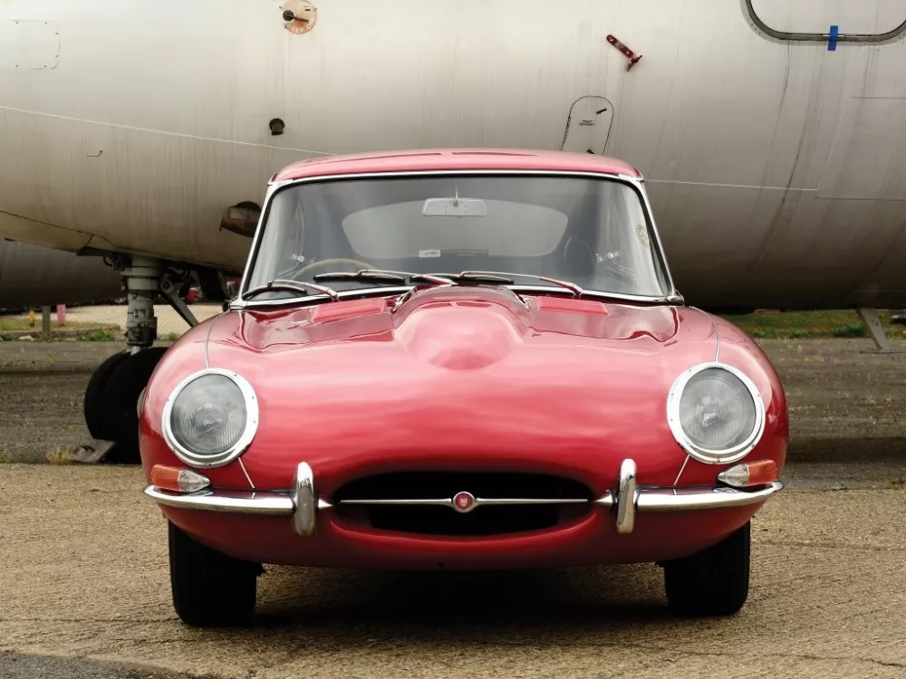 Автомобиль Jaguar E-type Series 1 Купе 2+2
